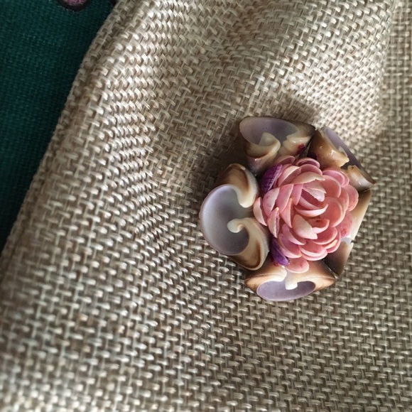 Vintage Seashells Pin Delicate Beauty Shell Brooch - Picture 10 of 10
